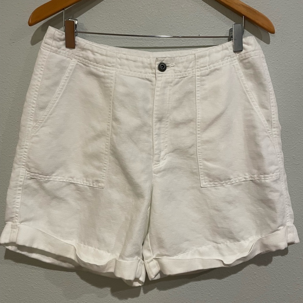 Liz Claiborne Lizwear White Linen blend shorts Size 12